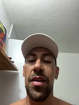 Snapshot of dantedesirexx chatting on February 25, 2025, 8:19 pm dantedesirexx online show from February 25, 2025, 8:19 pm