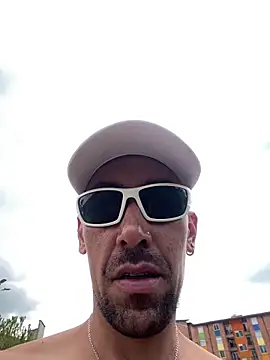 Snapshot of dantedesirexx chatting on March 1, 2025, 6:21 pm dantedesirexx online show from March 1, 2025, 6:21 pm