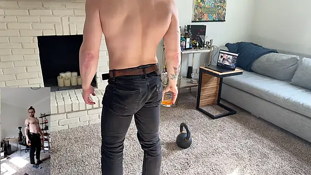 Snapshot of DaddydayDrinkzz chatting on December 4, 2024, 6:06 pm DaddydayDrinkzz online show from December 4, 2024, 6:06 pm