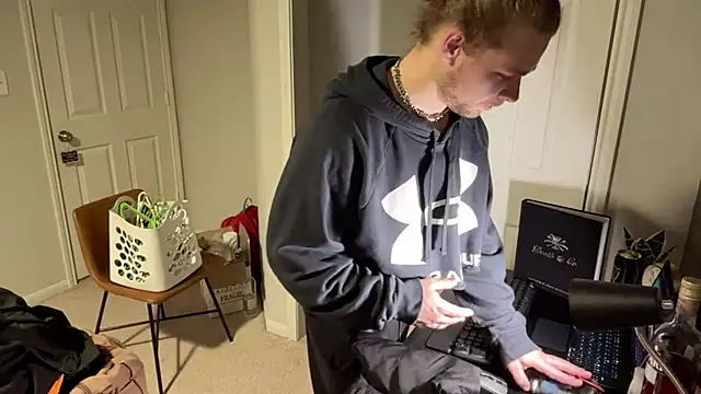 Snapshot of DaddydayDrinkzz chatting on February 27, 2025, 6:50 am DaddydayDrinkzz online show from February 27, 2025, 6:50 am