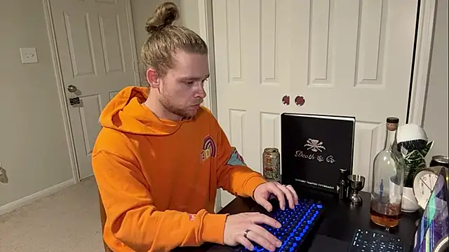 Snapshot of DaddydayDrinkzz chatting on March 13, 2025, 6:48 am DaddydayDrinkzz online show from March 13, 2025, 6:48 am