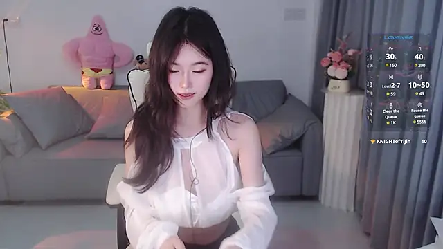 Snapshot of YiJin-a chatting on December 6, 2024, 1:44 pm YiJin-a online show from December 6, 2024, 1:44 pm
