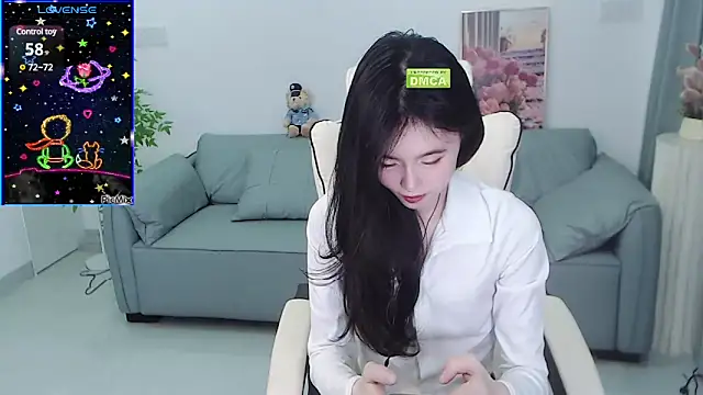 Snapshot of YiJin-a chatting on February 15, 2025, 2:33 pm YiJin-a online show from February 15, 2025, 2:33 pm