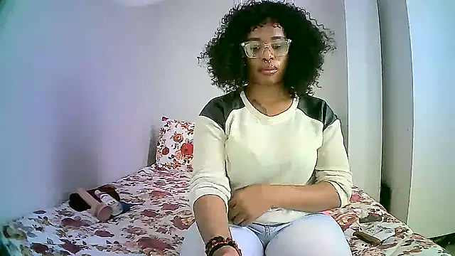 Snapshot of Down_to_earth_girl chatting on December 17, 2024, 2:11 pm Down to earth girl online show from December 17, 2024, 2:11 pm