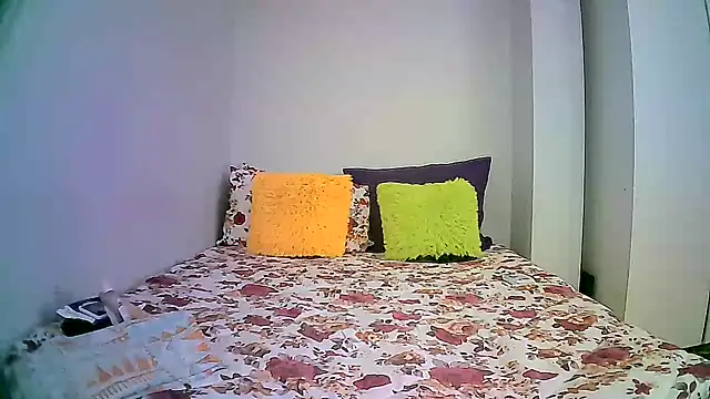 Snapshot of Down_to_earth_girl chatting on December 20, 2024, 10:16 am Down to earth girl online show from December 20, 2024, 10:16 am