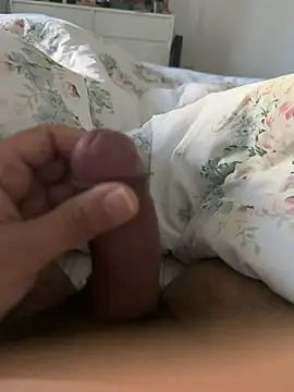 Snapshot of thick_n_hard chatting on December 24, 2024, 10:01 am thick n hard online show from December 24, 2024, 10:01 am