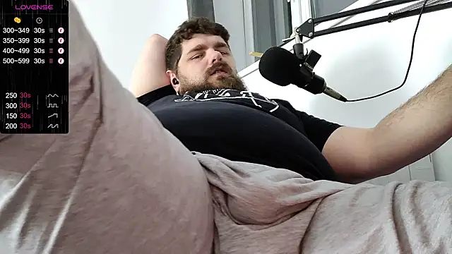 Snapshot of KingMarti chatting on January 18, 2025, 10:17 am KingMarti online show from January 18, 2025, 10:17 am