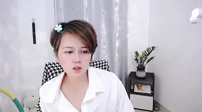 Snapshot of Fan_ting chatting on February 25, 2025, 12:55 pm Fan ting online show from February 25, 2025, 12:55 pm