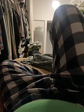 Snapshot of RSR_26689 chatting on February 11, 2025, 8:42 pm RSR 26689 online show from February 11, 2025, 8:42 pm