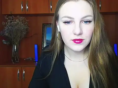 Snapshot of _AlMamiyy_ chatting on November 2, 2025, 8:39 am AlMamiyy online show from November 2, 2025, 8:39 am