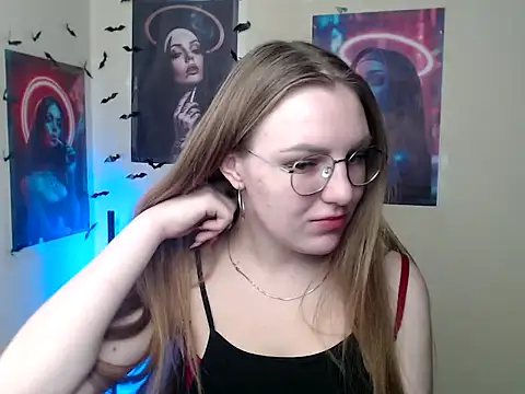 Snapshot of _AlMamiyy_ chatting on November 16, 2025, 7:36 am AlMamiyy online show from November 16, 2025, 7:36 am