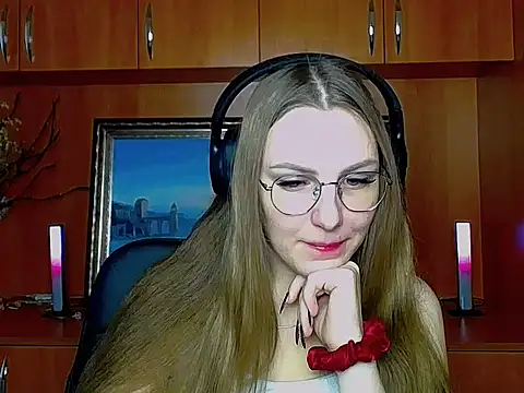 Snapshot of _AlMamiyy_ chatting on November 28, 2025, 8:17 am AlMamiyy online show from November 28, 2025, 8:17 am