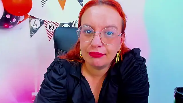 Snapshot of RoxieJackson chatting on October 29, 2025, 4:42 pm RoxieJackson online show from October 29, 2025, 4:42 pm