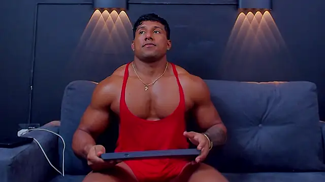 Snapshot of CallumMuscle chatting on February 7, 2025, 4:37 am CallumMuscle online show from February 7, 2025, 4:37 am