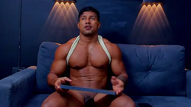 Snapshot of CallumMuscle chatting on March 1, 2025, 4:37 am CallumMuscle online show from March 1, 2025, 4:37 am