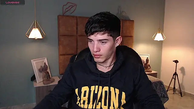 AlejooTwink online show from February 5, 2025, 12:53 am