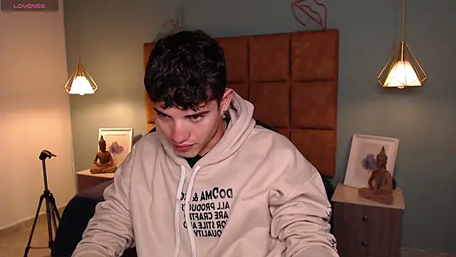 AlejooTwink online show from February 9, 2025, 11:25 pm