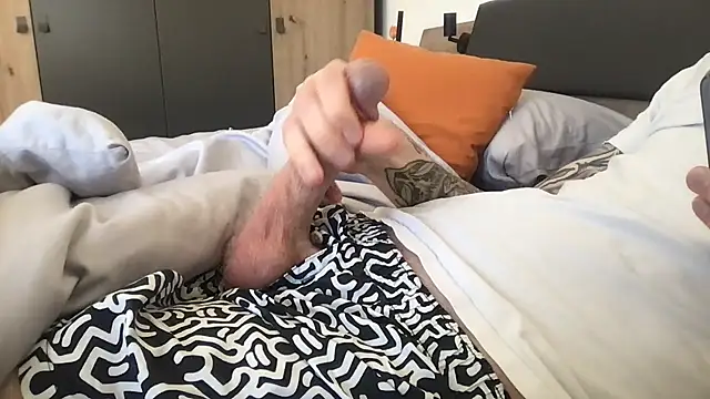 Snapshot of thewetshorts chatting on March 16, 2025, 12:00 pm thewetshorts online show from March 16, 2025, 12:00 pm