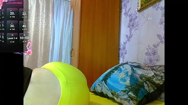 Snapshot of Aria__Dark chatting on October 27, 2025, 8:35 pm Aria Dark online show from October 27, 2025, 8:35 pm