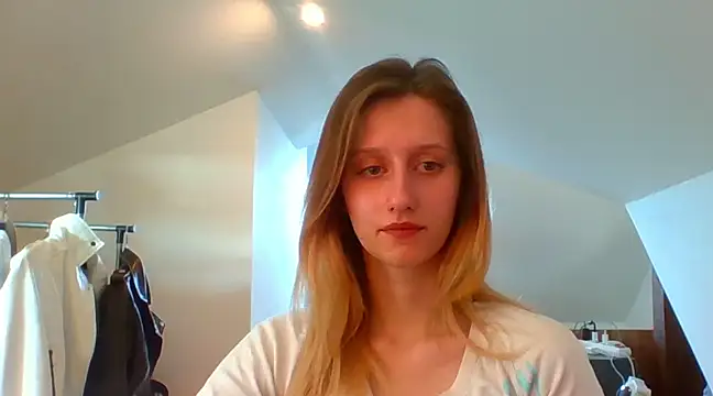 LUNA delight online show from February 19, 2025, 11:06 am