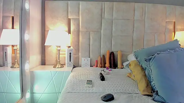 Snapshot of GaleHodge chatting on January 28, 2025, 6:05 am GaleHodge online show from January 28, 2025, 6:05 am