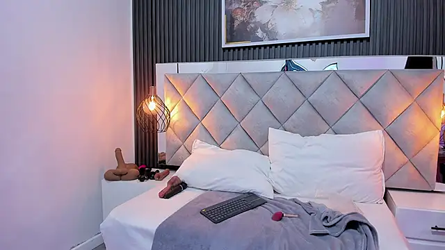 Snapshot of Slut_Milf_ chatting on November 4, 2025, 7:24 pm Slut Milf online show from November 4, 2025, 7:24 pm