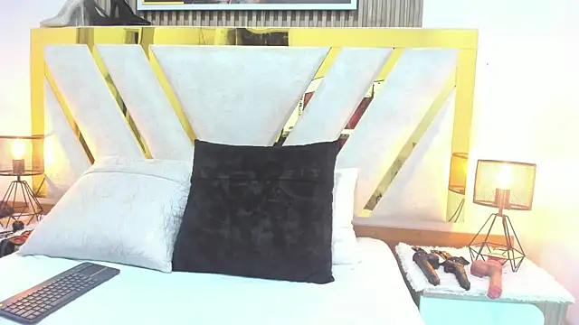 Snapshot of Slut_Milf_ chatting on November 15, 2025, 9:17 am Slut Milf online show from November 15, 2025, 9:17 am