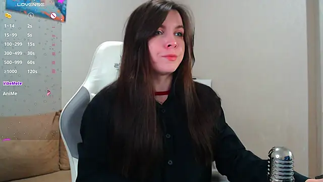 lunalovesu online show from February 14, 2025, 7:59 am