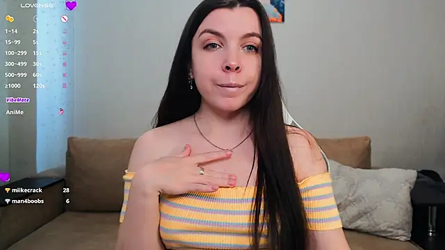 lunalovesu online show from March 22, 2025, 9:56 am