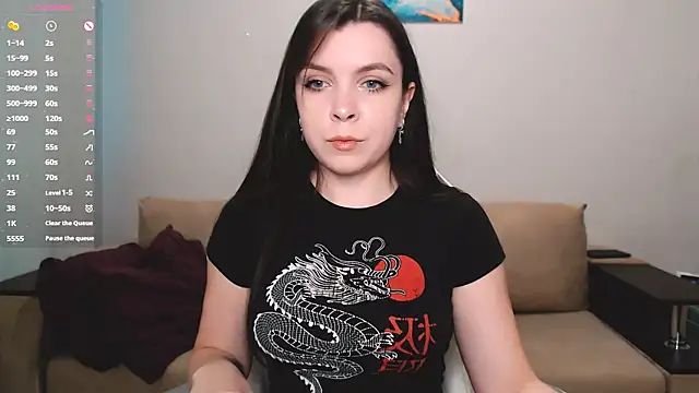 lunalovesu online show from September 9, 2025, 4:06 pm