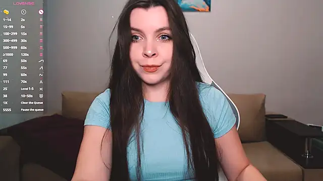 lunalovesu online show from September 12, 2025, 3:56 pm