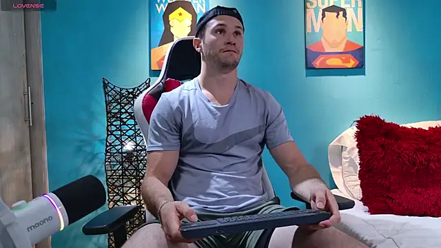 Snapshot of AxelFairchaild chatting on February 8, 2025, 3:21 pm AxelFairchaild online show from February 8, 2025, 3:21 pm