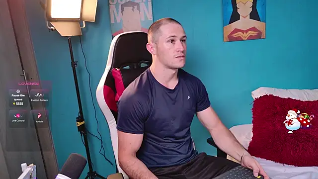 Snapshot of AxelFairchaild chatting on February 18, 2025, 2:16 pm AxelFairchaild online show from February 18, 2025, 2:16 pm