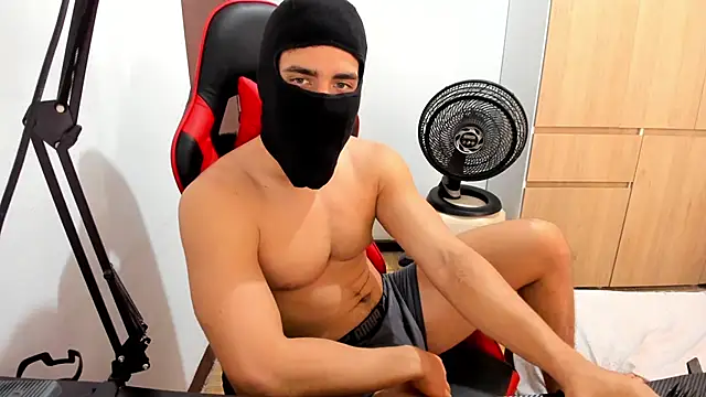 Calihotcaliente277 online show from March 13, 2025, 3:39 pm