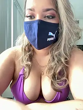 Snapshot of famous_indian_girl chatting on September 13, 2025, 5:24 pm famous indian girl online show from September 13, 2025, 5:24 pm