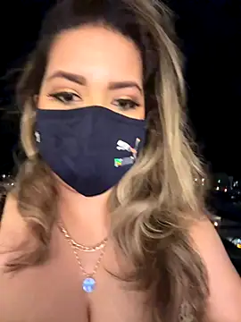 Snapshot of famous_indian_girl chatting on September 17, 2025, 4:25 am famous indian girl online show from September 17, 2025, 4:25 am