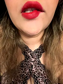 Snapshot of famous_indian_girl chatting on September 19, 2025, 3:52 am famous indian girl online show from September 19, 2025, 3:52 am