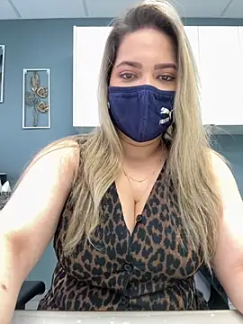 Snapshot of famous_indian_girl chatting on October 3, 2025, 5:32 pm famous indian girl online show from October 3, 2025, 5:32 pm