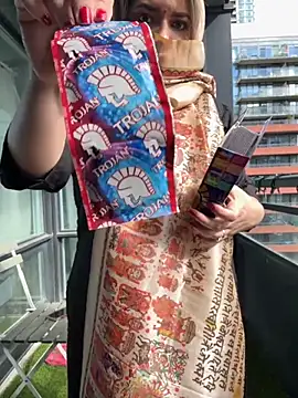 Snapshot of famous_indian_girl chatting on October 12, 2025, 6:07 pm famous indian girl online show from October 12, 2025, 6:07 pm