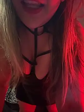 Snapshot of famous_indian_girl chatting on October 14, 2025, 3:18 am famous indian girl online show from October 14, 2025, 3:18 am