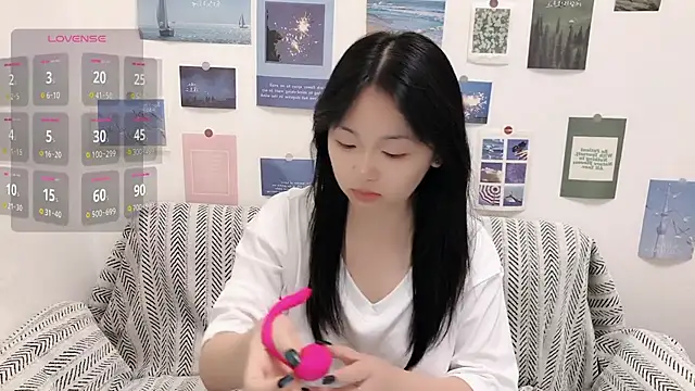 LiLiYbaby online show from September 14, 2025, 6:01 am