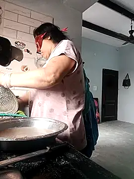 Snapshot of Punjabi_beauty123 chatting on October 29, 2025, 7:54 am Punjabi beauty123 online show from October 29, 2025, 7:54 am