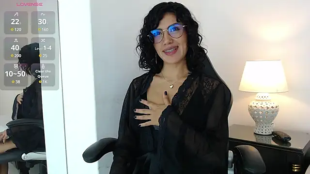 Snapshot of LeeThompson_ chatting on December 21, 2024, 4:52 am LeeThompson online show from December 21, 2024, 4:52 am