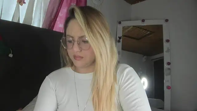 miss julietaa online show from November 28, 2025, 11:46 am