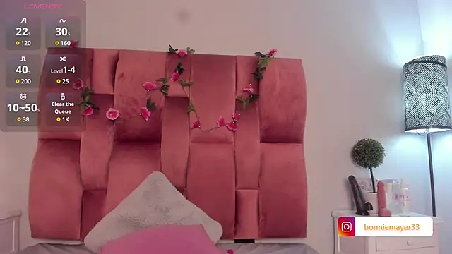 Snapshot of SweetBonniie chatting on January 24, 2025, 5:32 pm SweetBonniie online show from January 24, 2025, 5:32 pm