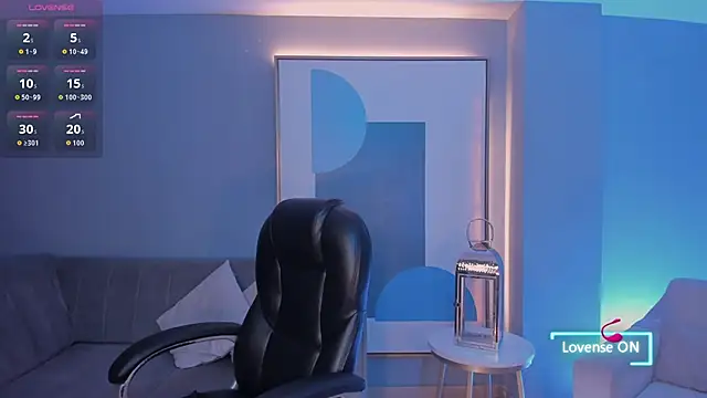 Snapshot of MaddisonLowe chatting on November 8, 2025, 4:34 am MaddisonLowe online show from November 8, 2025, 4:34 am