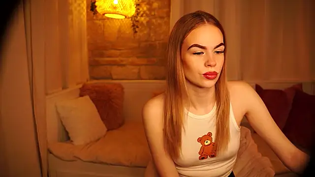 Snapshot of sn0w_barbie chatting on March 16, 2025, 9:38 am sn0w barbie online show from March 16, 2025, 9:38 am