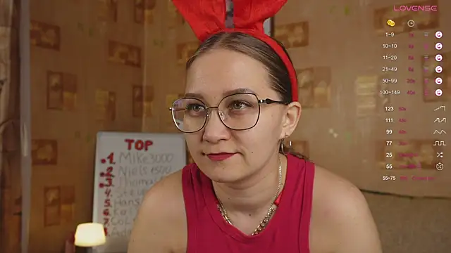 Miatiny online show from February 6, 2025, 3:31 pm