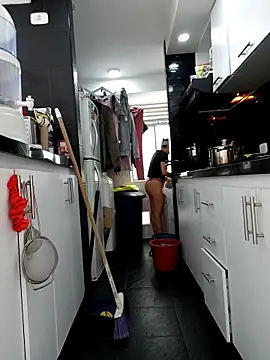 Snapshot of KimPielCanela chatting on October 27, 2025, 5:17 pm KimPielCanela online show from October 27, 2025, 5:17 pm