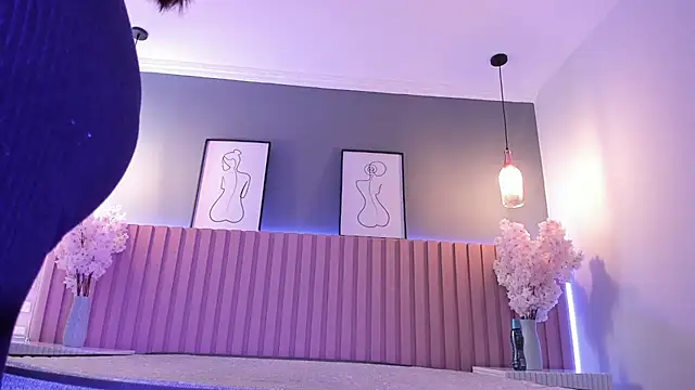 Snapshot of Megan_mooree_ chatting on February 4, 2025, 1:06 pm Megan mooree online show from February 4, 2025, 1:06 pm